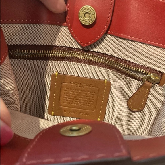 Upwoven leather and glove tanned leather - Picture 9 of 9